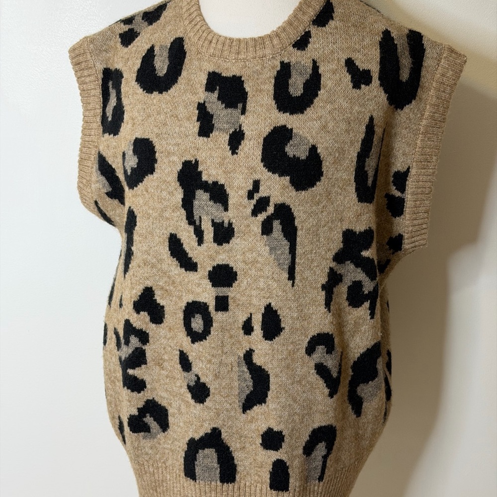 ANTHROPOLOGIE, Leopard Print Tan Sweater Vest one size